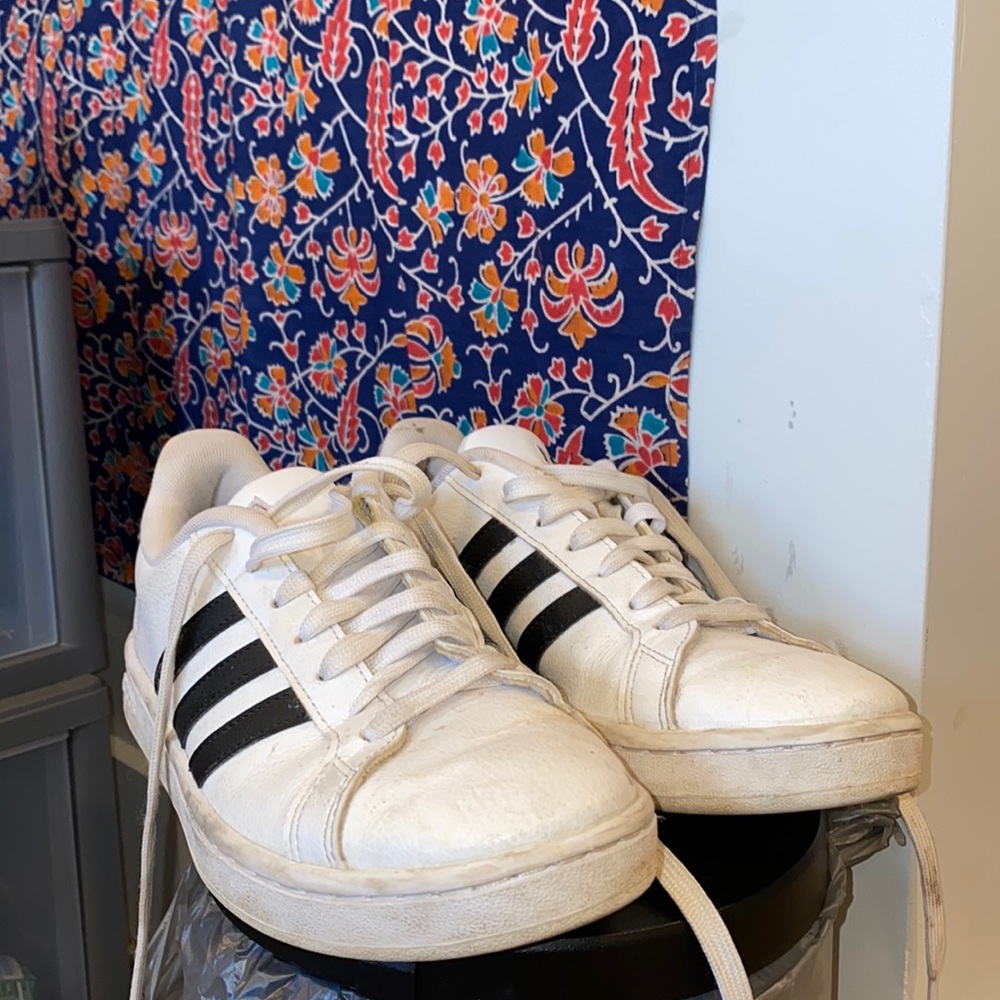 Adidas courts